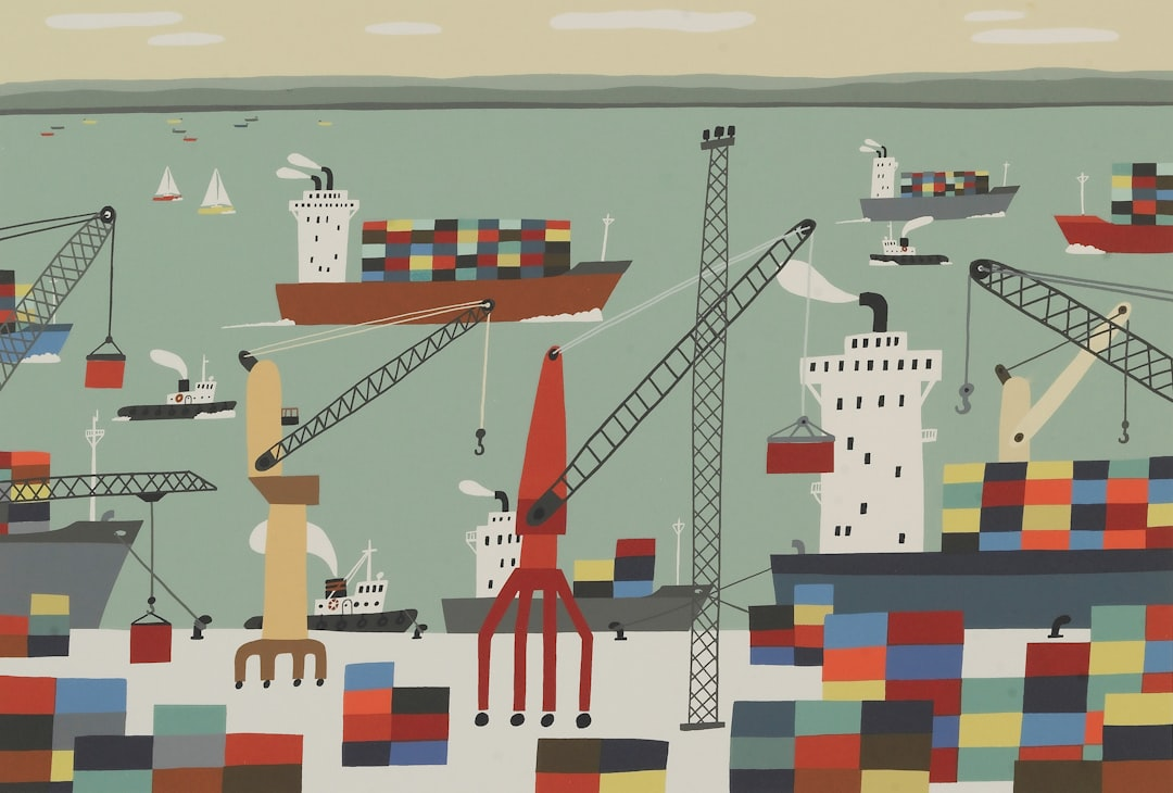 Öğrenciler bir masa etrafında proje tartışıyor